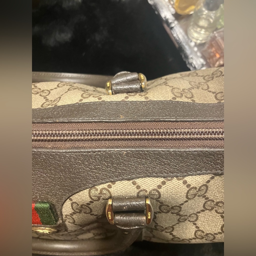 ❌❌SOLD ON FB❌❌🎀Vintage Gucci boston🎀 - Picture 6 of 15